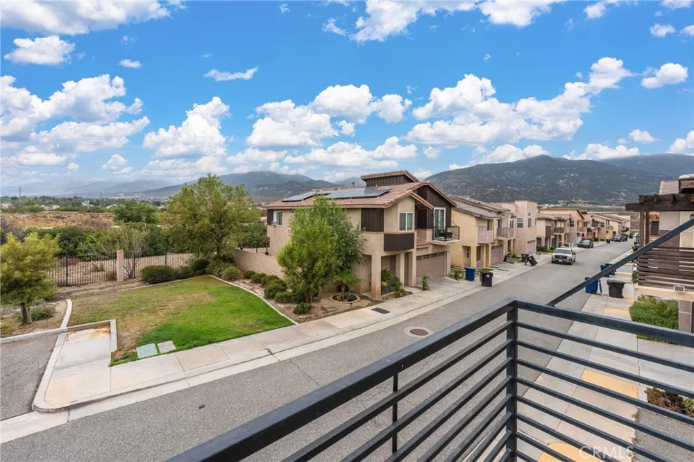 2055 Colony San Bernardino, CA 92407