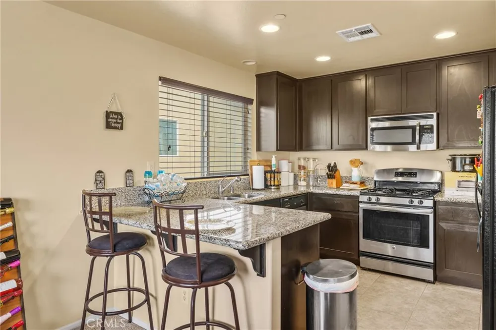 2055 Colony San Bernardino, CA 92407