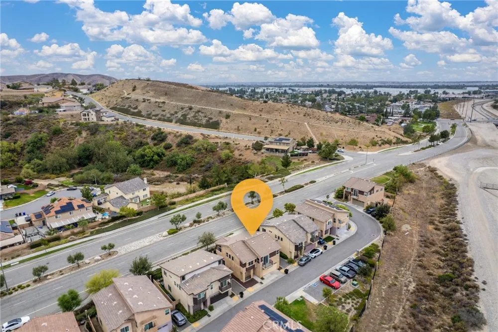 2055 Colony San Bernardino, CA 92407