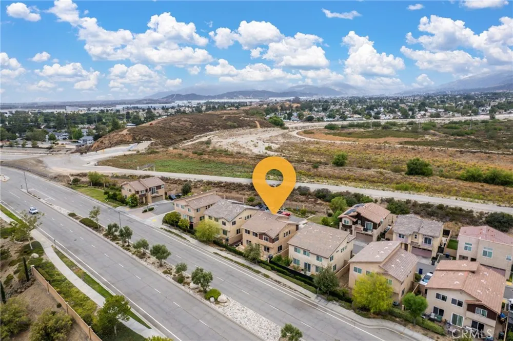 2055 Colony San Bernardino, CA 92407