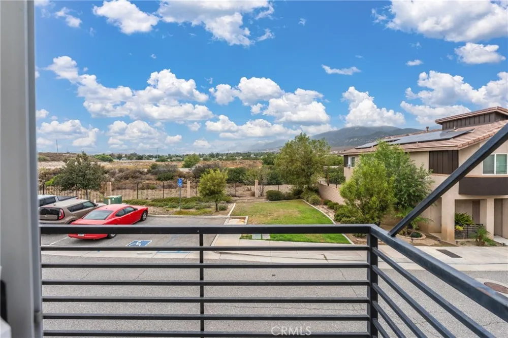 2055 Colony San Bernardino, CA 92407