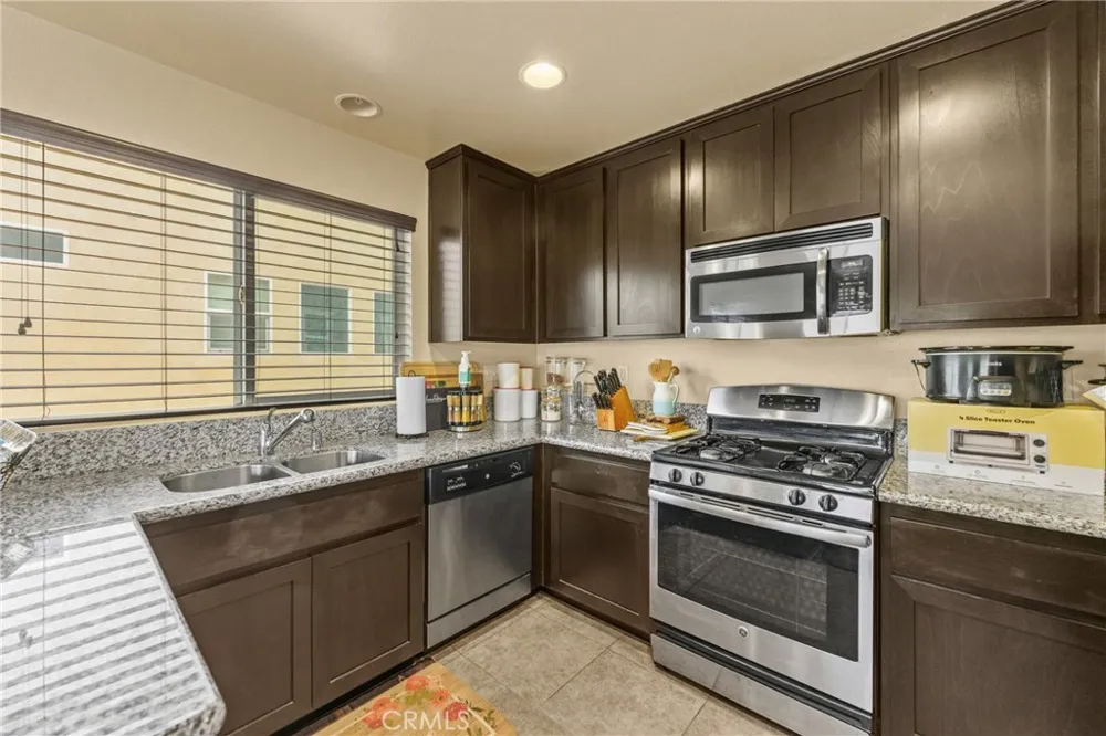 2055 Colony San Bernardino, CA 92407