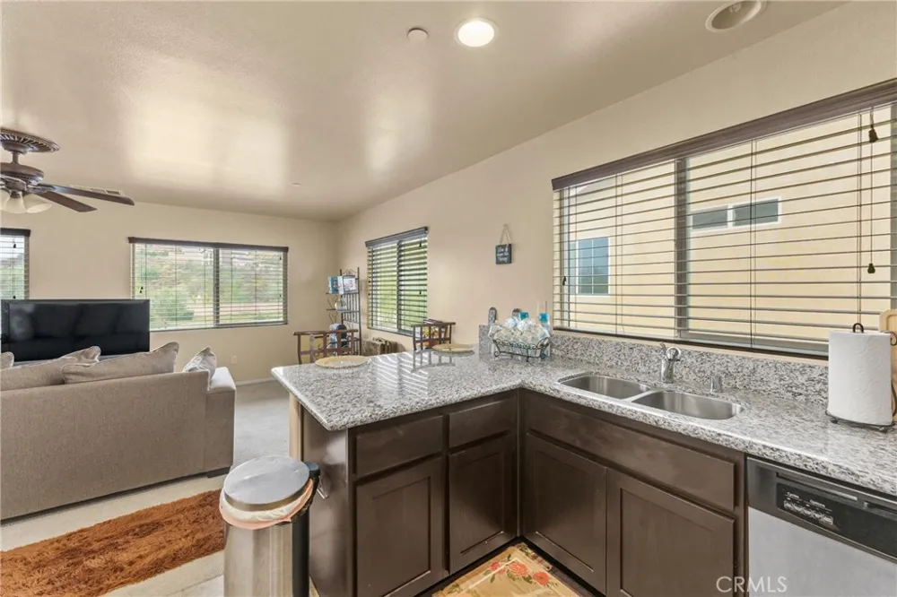 2055 Colony San Bernardino, CA 92407