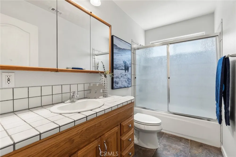 15945 Country Living Forest Ranch, CA 95942