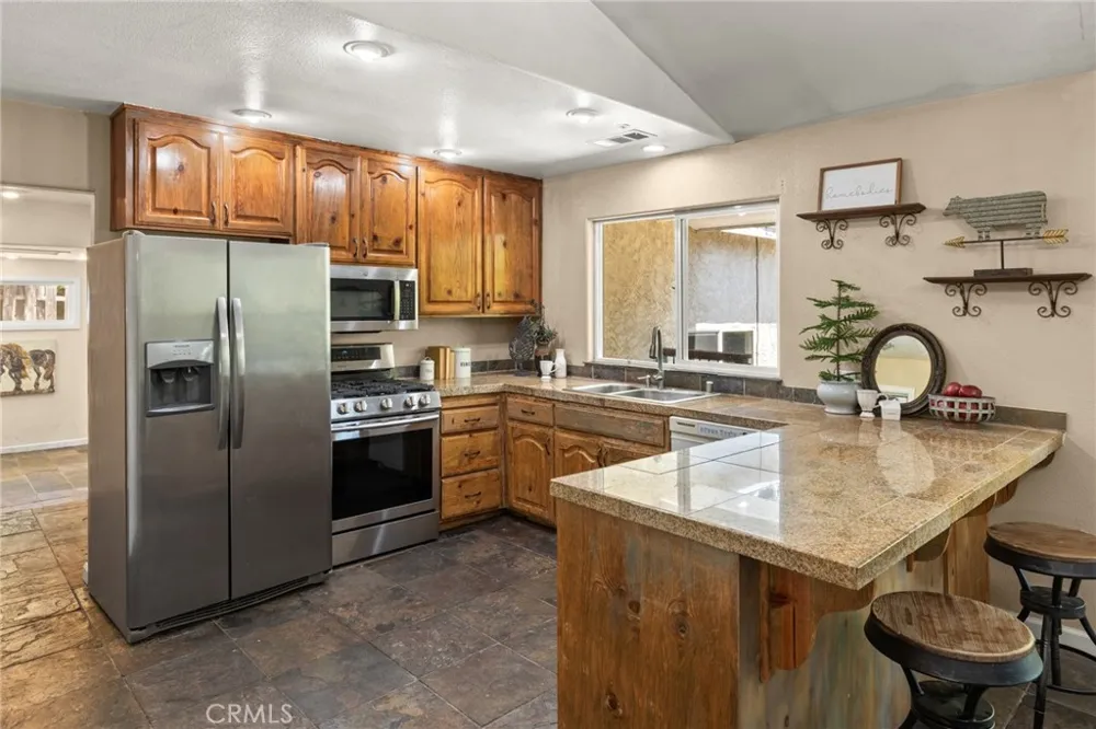 15945 Country Living Forest Ranch, CA 95942