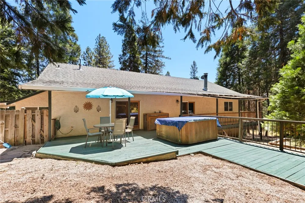 15945 Country Living Forest Ranch, CA 95942
