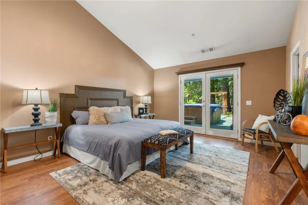 15945 Country Living Forest Ranch, CA 95942