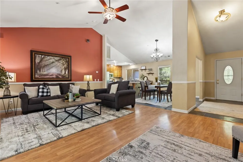 15945 Country Living Forest Ranch, CA 95942