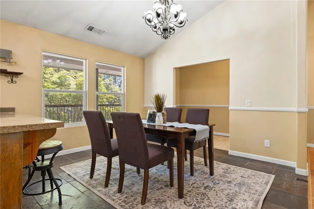 15945 Country Living Forest Ranch, CA 95942