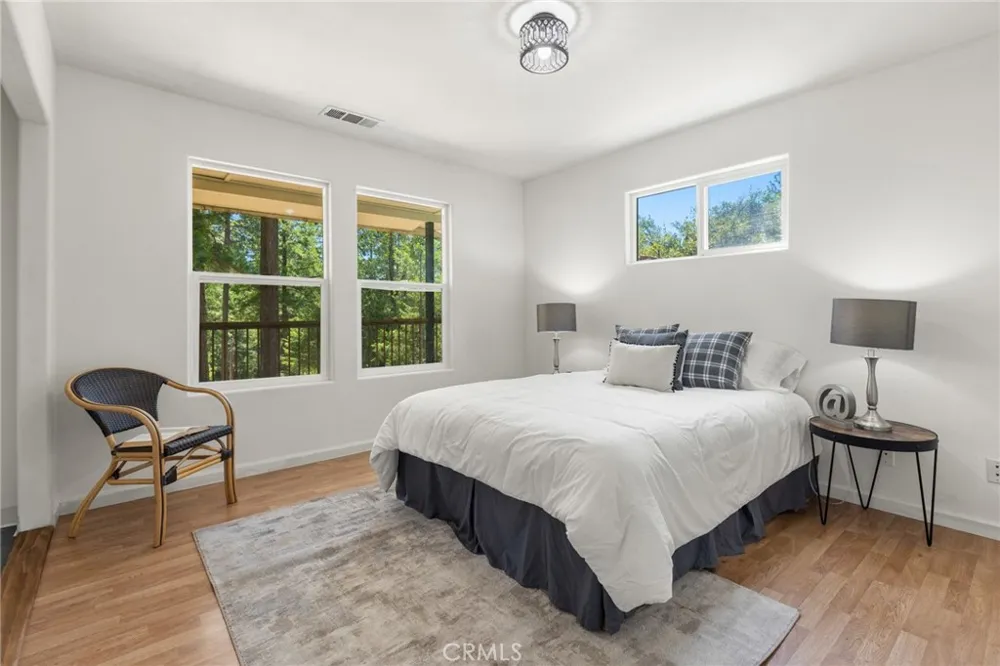 15945 Country Living Forest Ranch, CA 95942