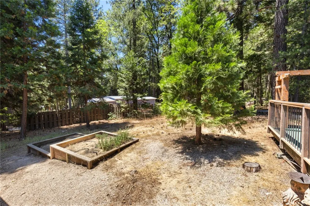 15945 Country Living Forest Ranch, CA 95942