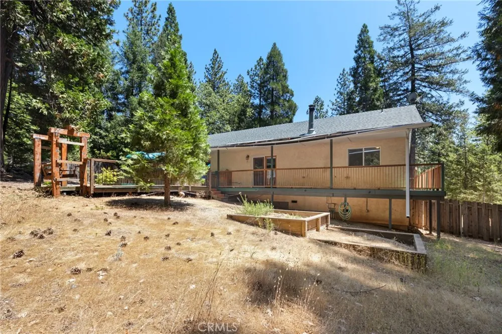 15945 Country Living Forest Ranch, CA 95942