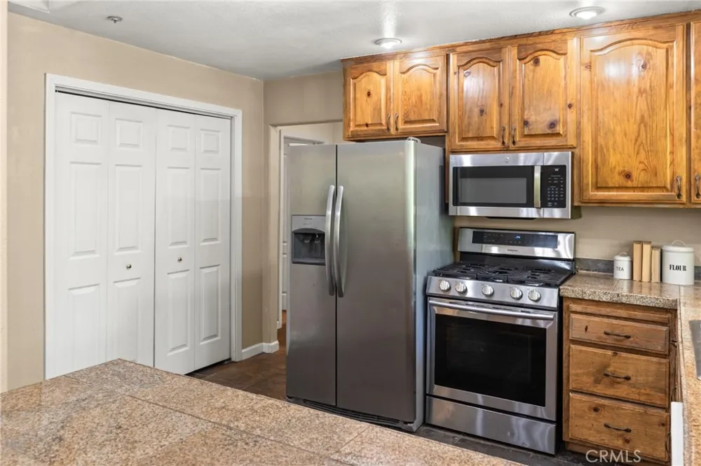 15945 Country Living Forest Ranch, CA 95942