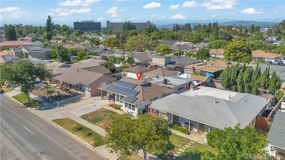 13302 Volunteer Avenue Norwalk, CA 90650