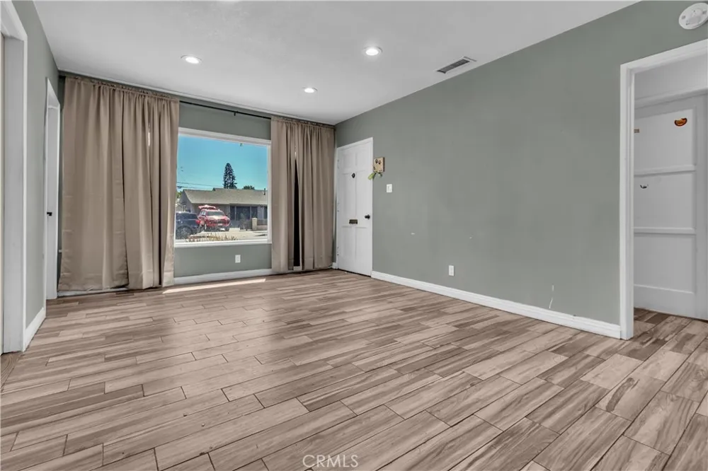 13302 Volunteer Avenue Norwalk, CA 90650