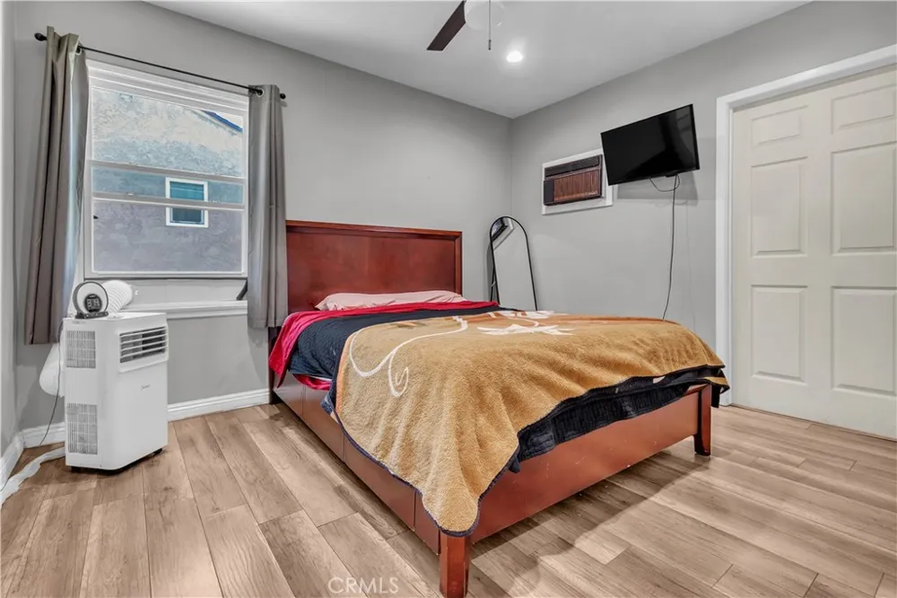 13302 Volunteer Avenue Norwalk, CA 90650