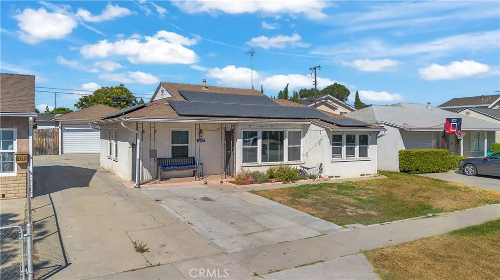 13302 Volunteer Avenue Norwalk, CA 90650
