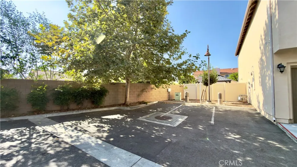 14601 Del Playa Panorama City, CA 91402
