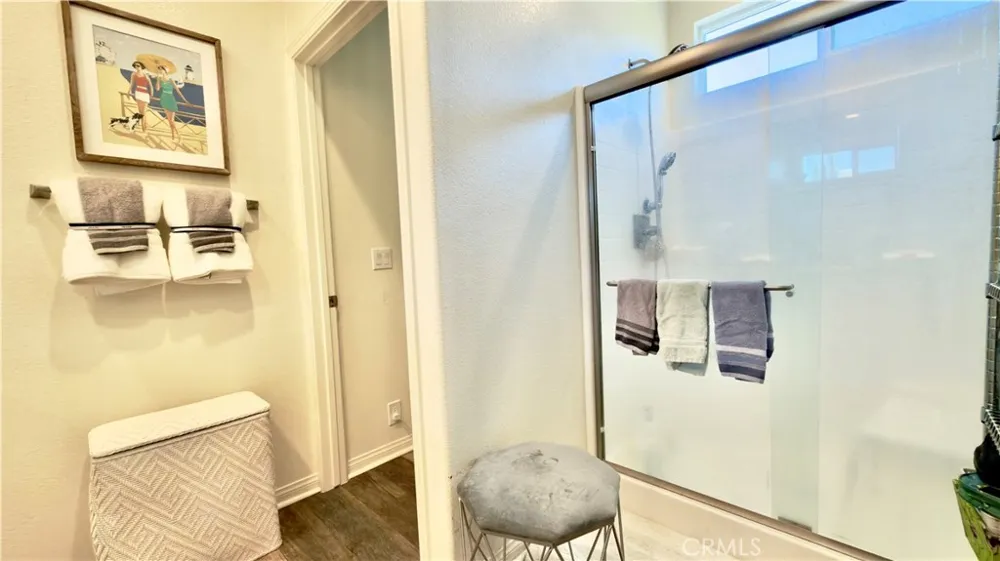 14601 Del Playa Panorama City, CA 91402