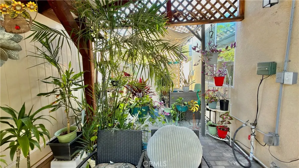 14601 Del Playa Panorama City, CA 91402