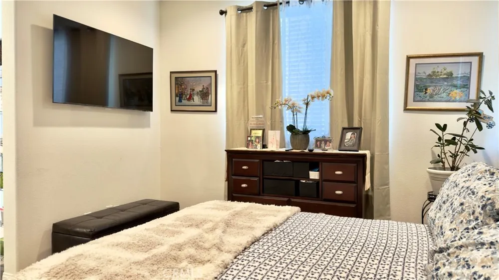14601 Del Playa Panorama City, CA 91402