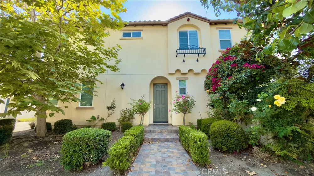 14601 Del Playa Panorama City, CA 91402