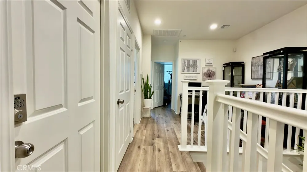 14601 Del Playa Panorama City, CA 91402