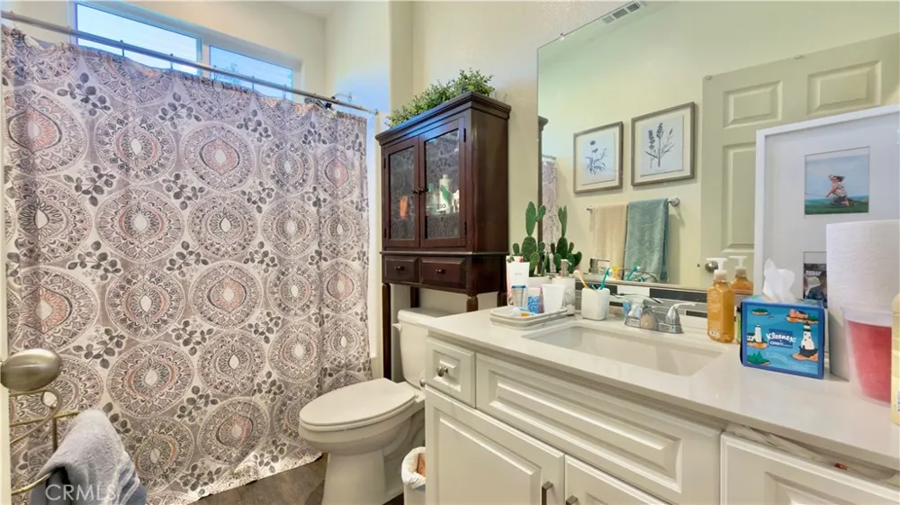 14601 Del Playa Panorama City, CA 91402