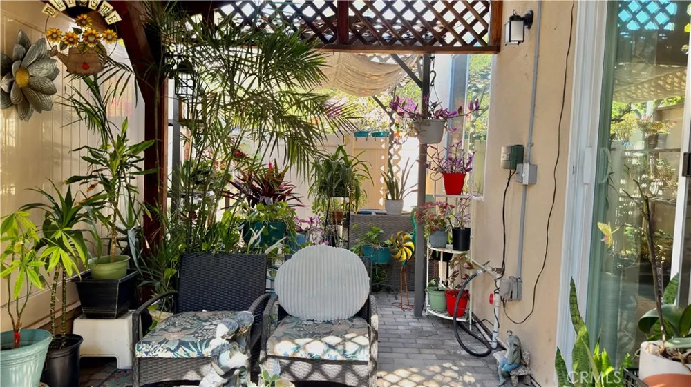 14601 Del Playa Panorama City, CA 91402
