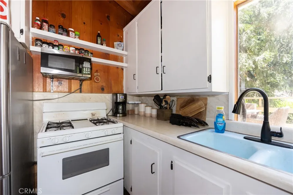 2485 Spring Running Springs, CA 92382