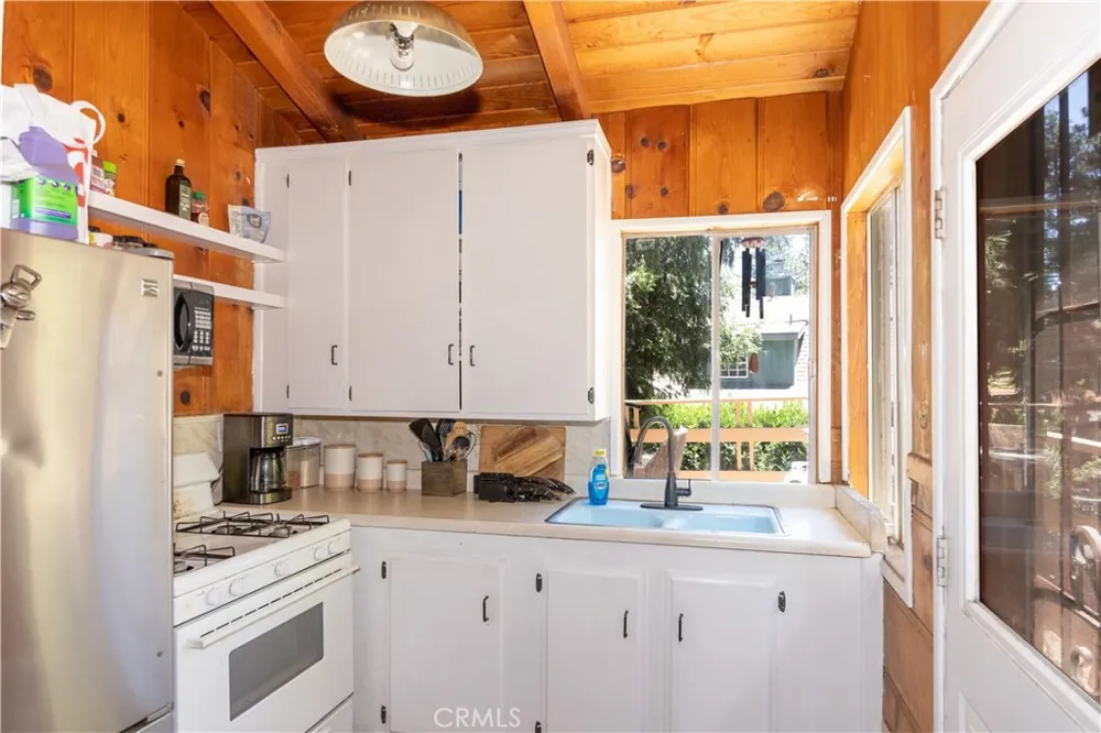 2485 Spring Running Springs, CA 92382