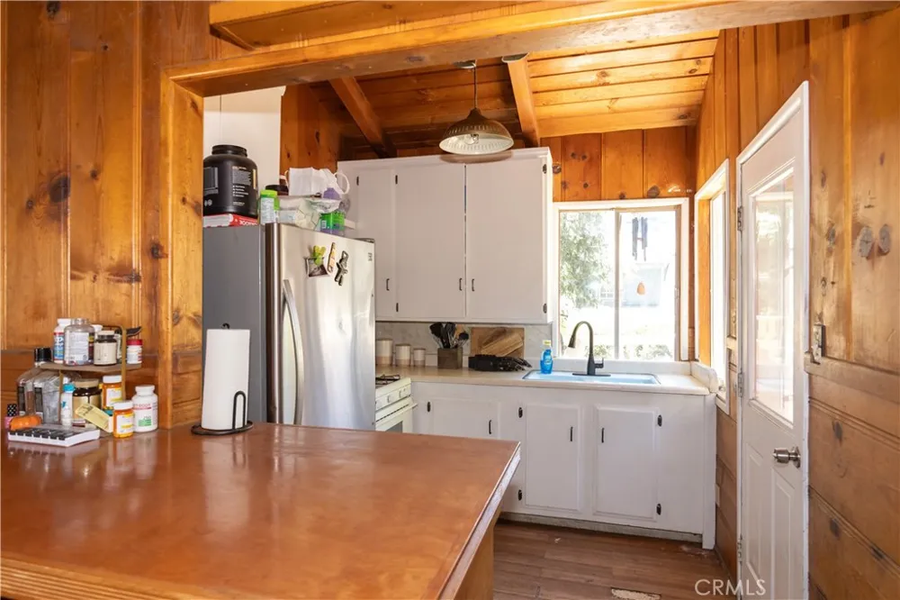 2485 Spring Running Springs, CA 92382