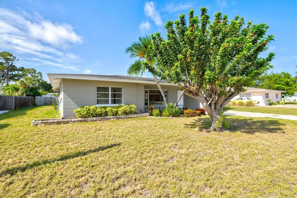 106 AURORA STREET E Venice, FL 34285