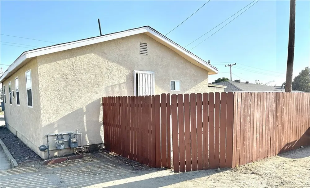 14650 Boyle Fontana, CA 92337