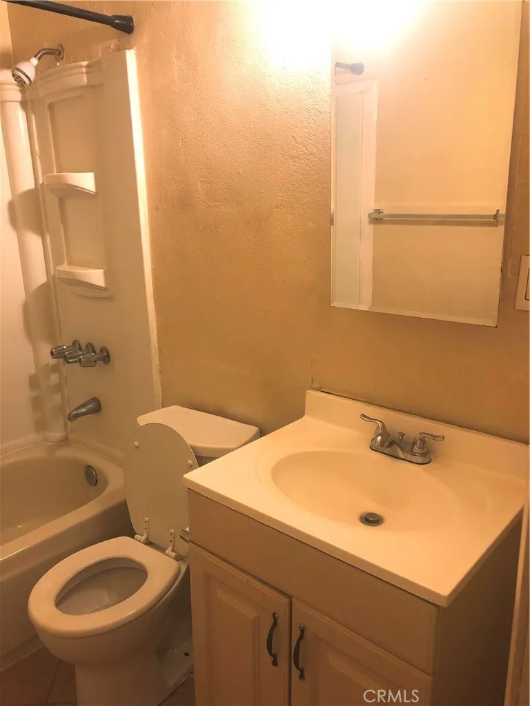 14650 Boyle Fontana, CA 92337