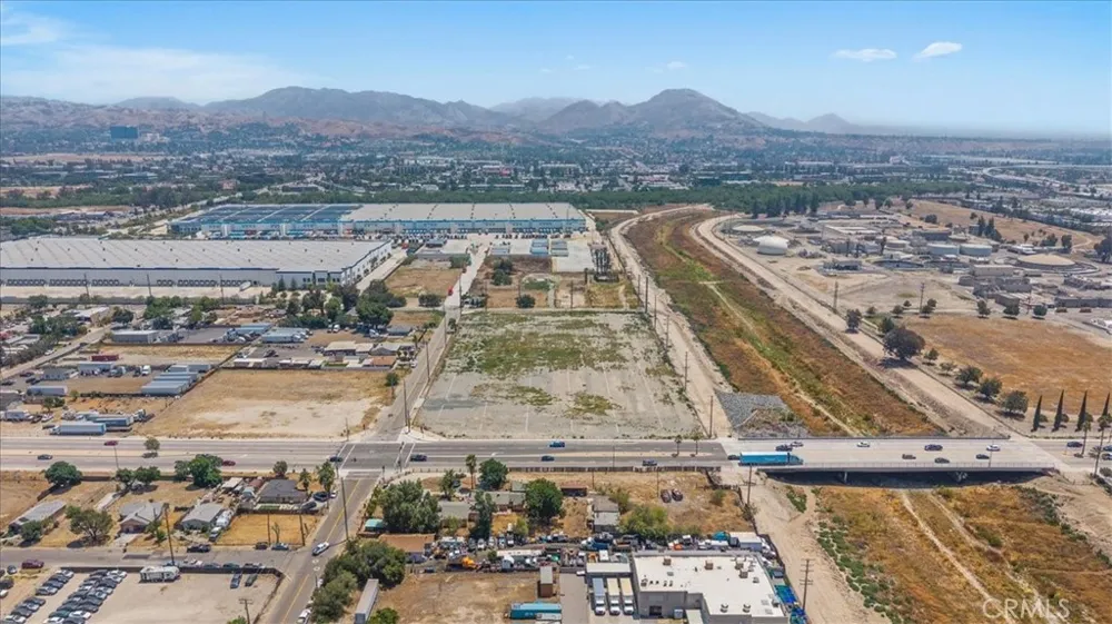 1144 S Washington San Bernardino, CA 92408