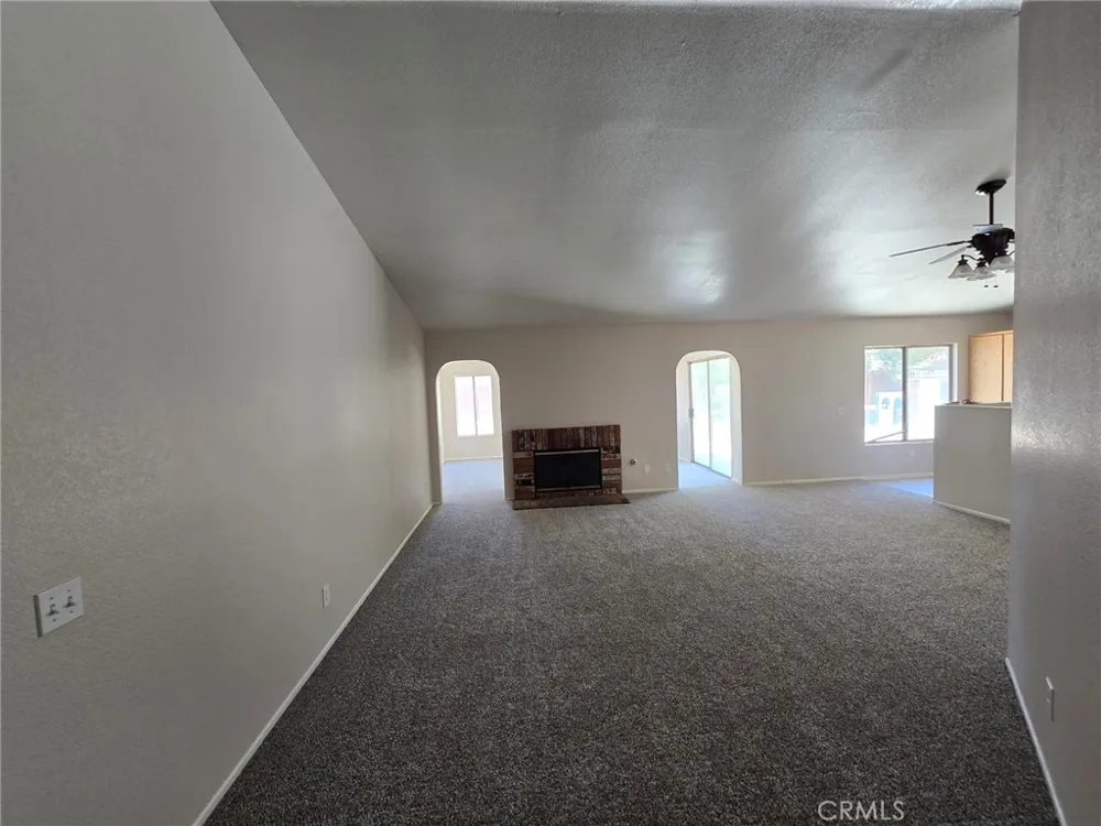 14572 Agave Adelanto, CA 92301