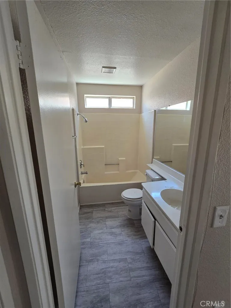 14572 Agave Adelanto, CA 92301
