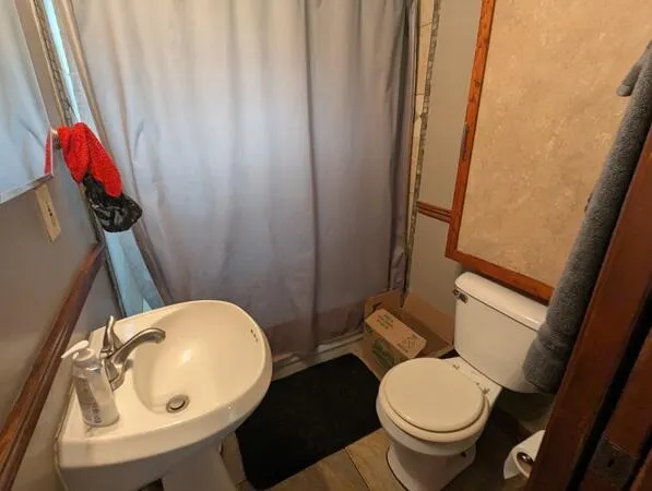 646 S Francis Avenue Lansing, MI 48912
