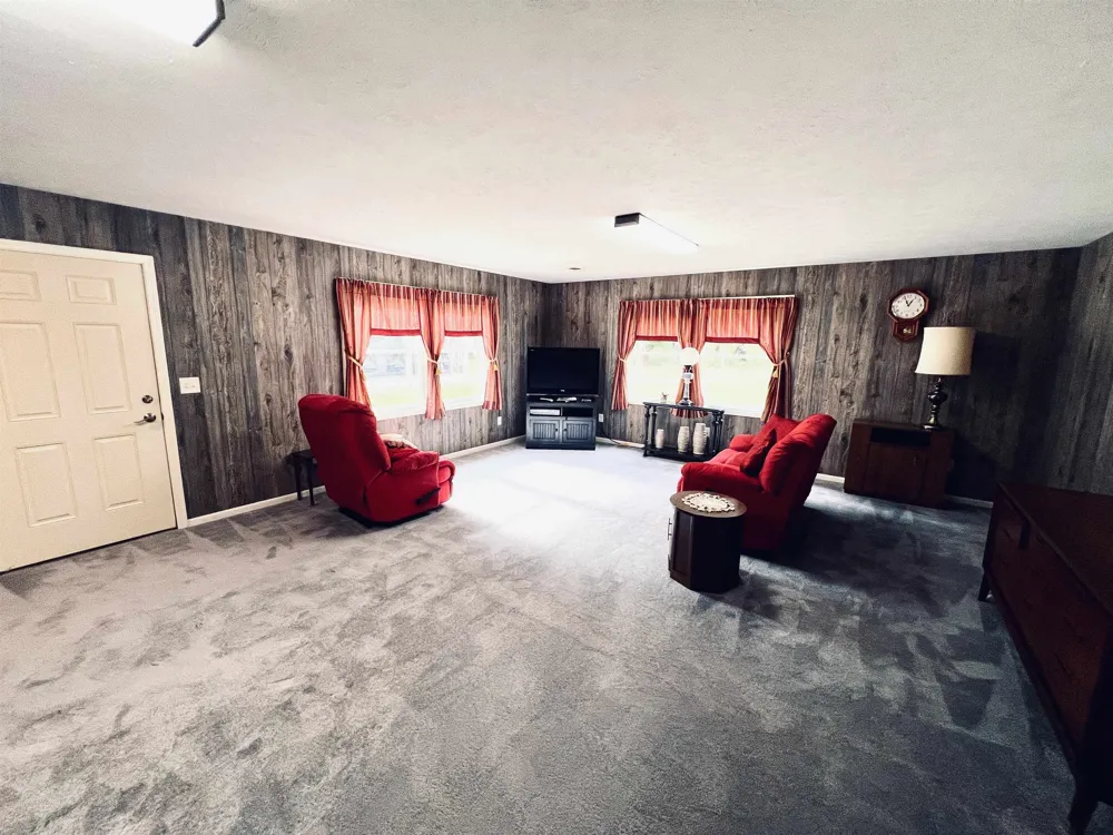5905 E Moorestown Road Norwich Township, MI 49651