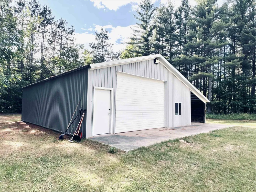 5905 E Moorestown Road Norwich Township, MI 49651