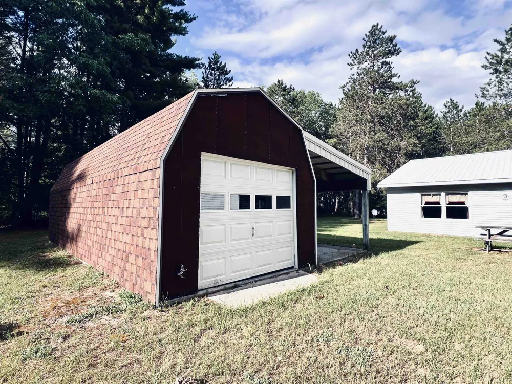5905 E Moorestown Road Norwich Township, MI 49651