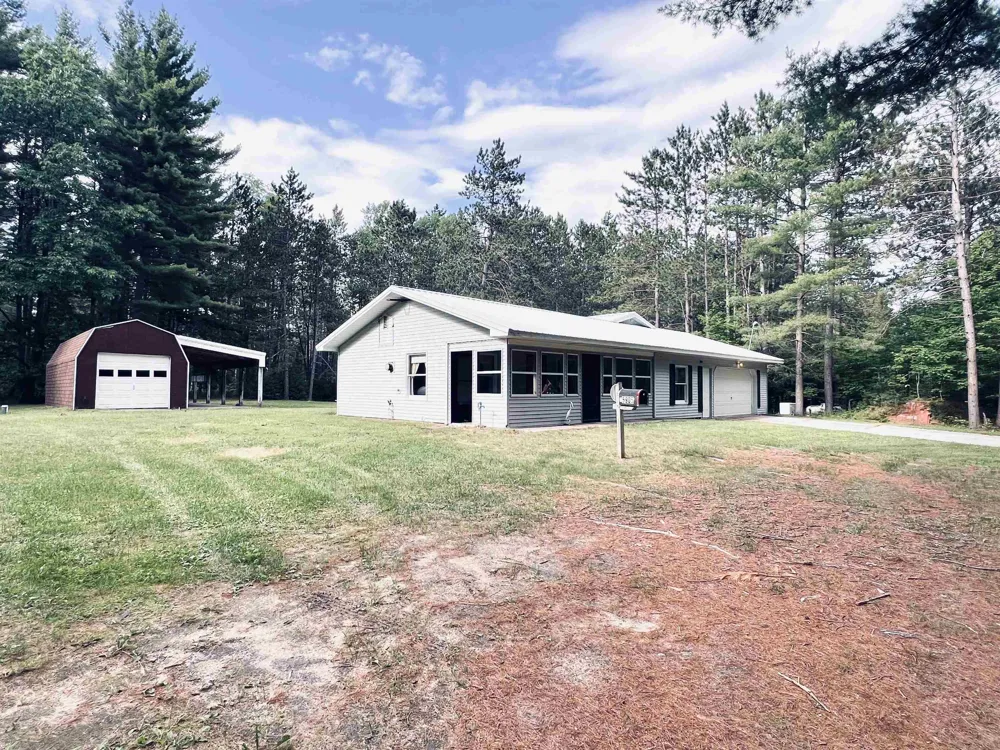 5905 E Moorestown Road Norwich Township, MI 49651