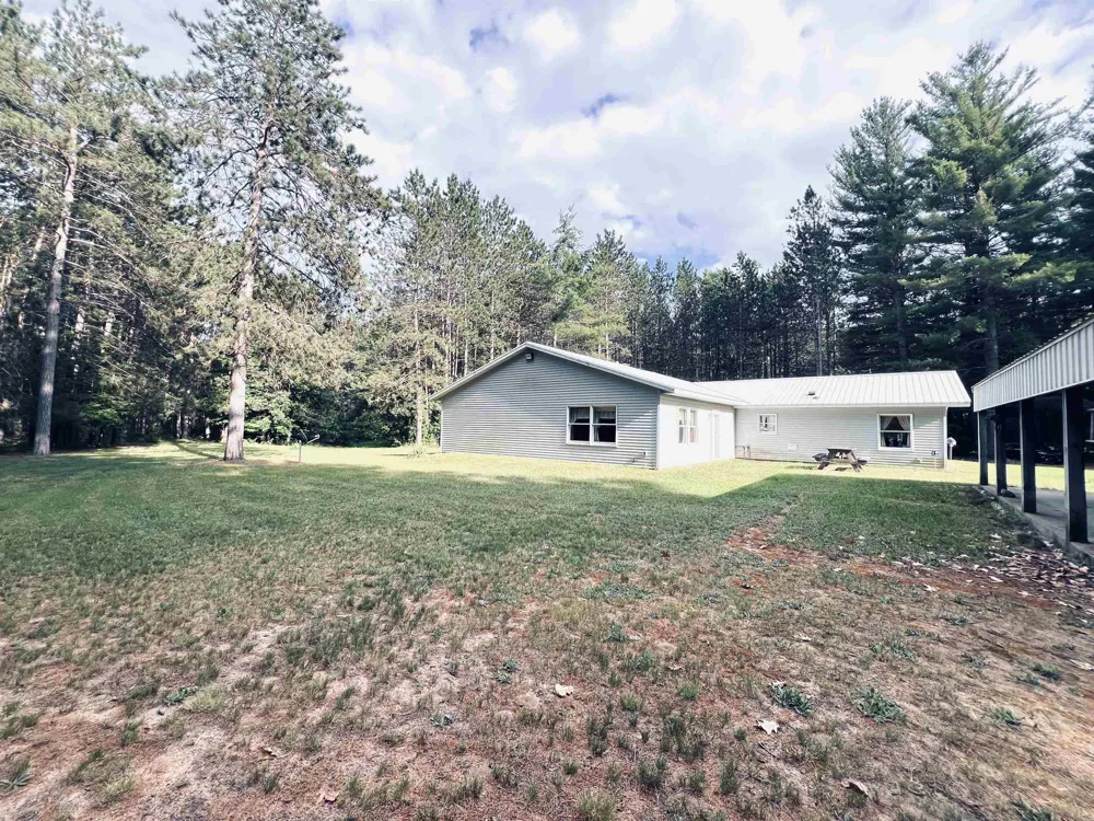 5905 E Moorestown Road Norwich Township, MI 49651