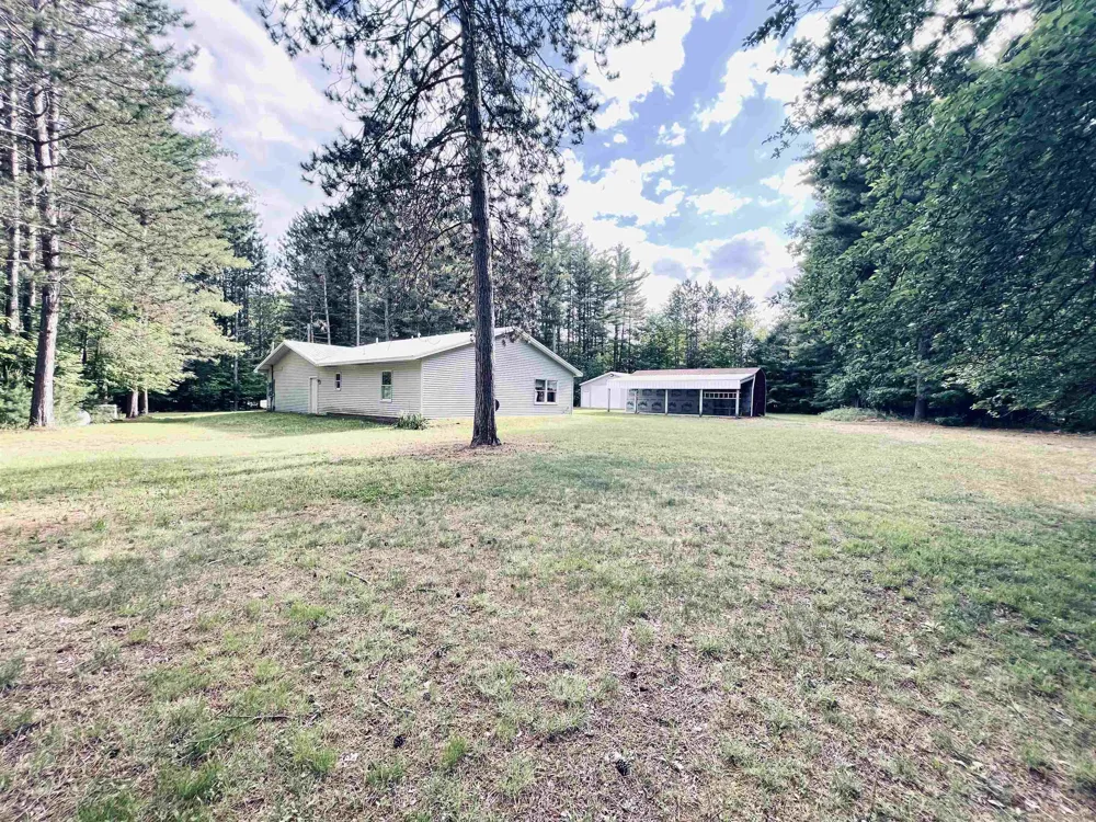 5905 E Moorestown Road Norwich Township, MI 49651