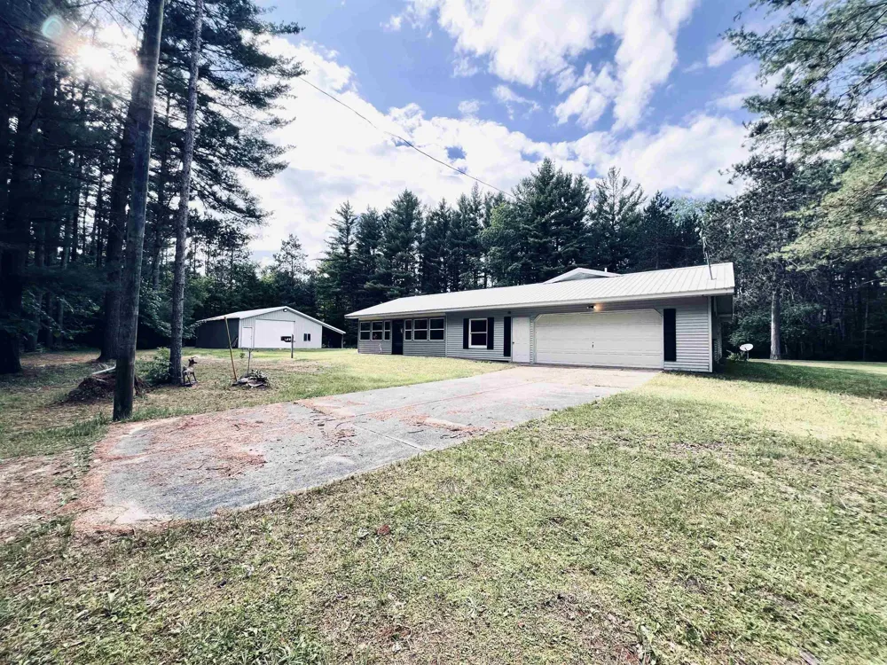 5905 E Moorestown Road Norwich Township, MI 49651