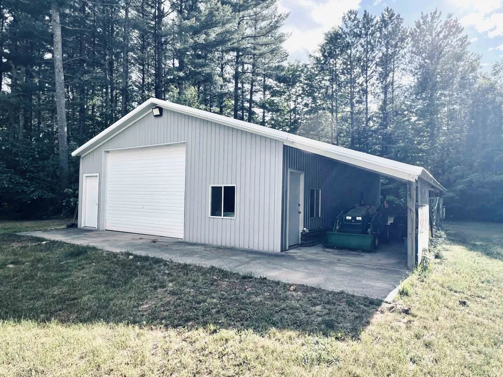 5905 E Moorestown Road Norwich Township, MI 49651