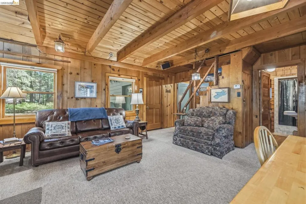 232 SUGAR PINE AVE Pinecrest, CA 95364