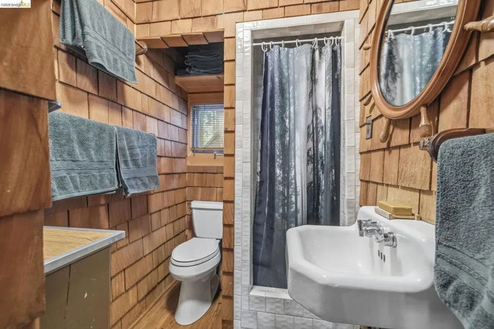 232 SUGAR PINE AVE Pinecrest, CA 95364
