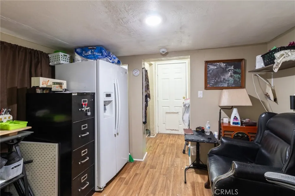753 Woodland Crestline, CA 92325